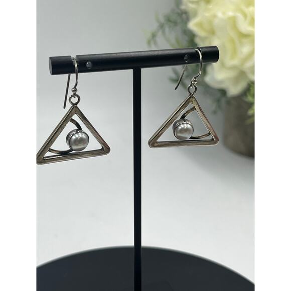 Sterling Silver Triangle 6-7mm Cultured Pearls Modern Geometric Drop Earrings - Picture 8 of 8